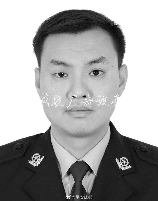 哀悼！抗洪救災(zāi)犧牲輔路燈燈箱警羅永紅遺體告別儀式舉行