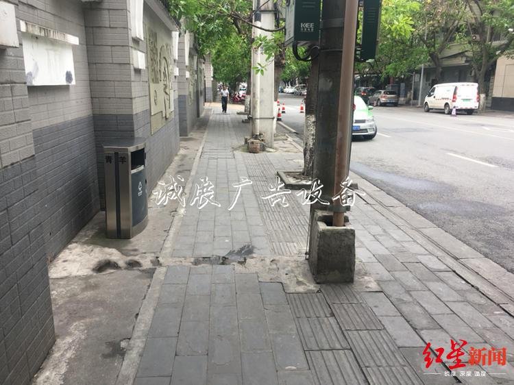 成都街頭垃圾箱消失？宣傳欄 城管委：減量調(diào)整，已拆9001個(gè)