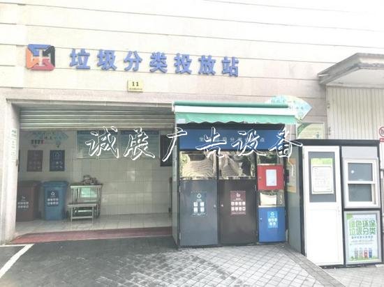 松江九里亭垃圾分類樓道宣傳欄廠家自治見成效 居民自覺干濕分離