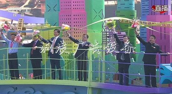 為什么說(shuō)民營(yíng)企文化宣傳欄業(yè)是“自己人”？