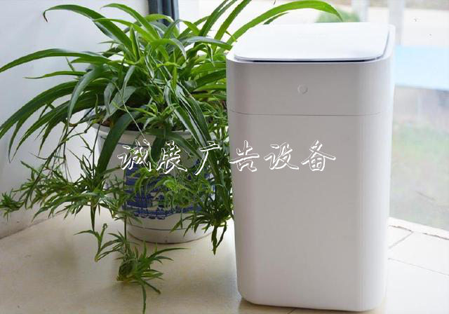 《小米也沒它早，小威宣傳欄燈箱率先推出家用智能分類垃