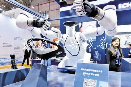 河北制造，借學(xué)校宣傳欄力先進(jìn)提升自己