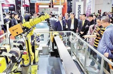 河北制造，借學(xué)校宣傳欄力先進(jìn)提升自己