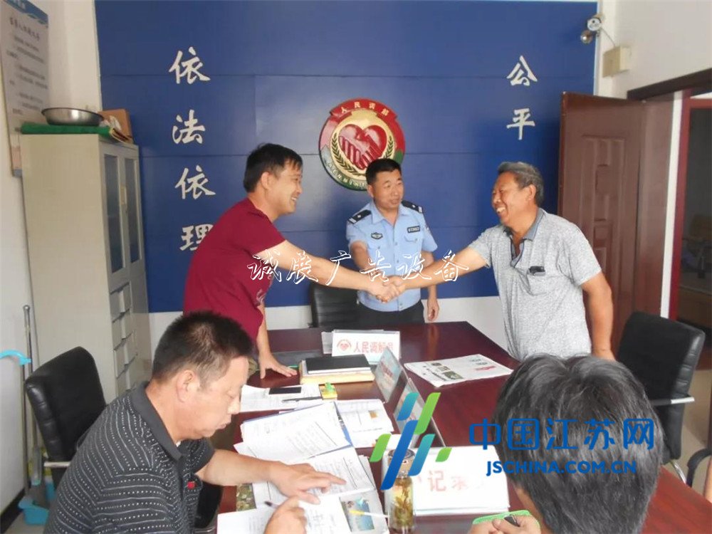 連云港海州社區(qū)民警戴垃圾分類亭冠東：扎根基層12年，群眾