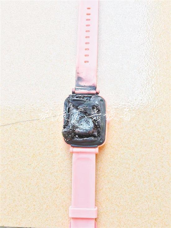 　　圖為自燃的電話手表。