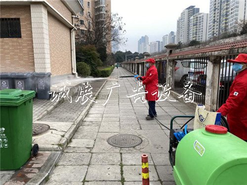 企地聯(lián)動(dòng)寶石花物業(yè)西安滾動(dòng)燈箱分公司為社區(qū)居民筑起防疫牆