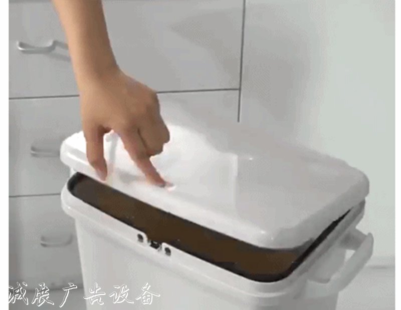 來自日本的干濕分離垃廣告燈箱圾桶，終于換掉了居委會